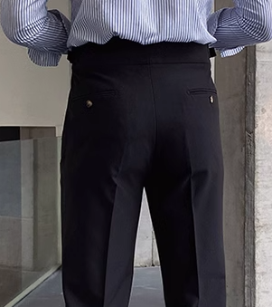 Mune | Classic Pleated Trousers with Belt Loops