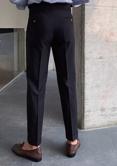 Mune | Classic Pleated Trousers with Belt Loops
