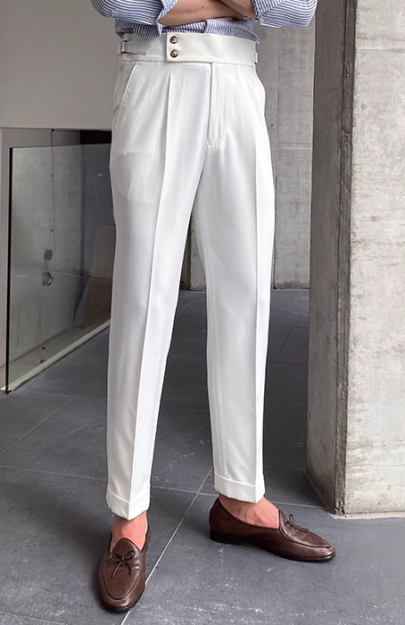 Mune | Classic Pleated Trousers with Belt Loops