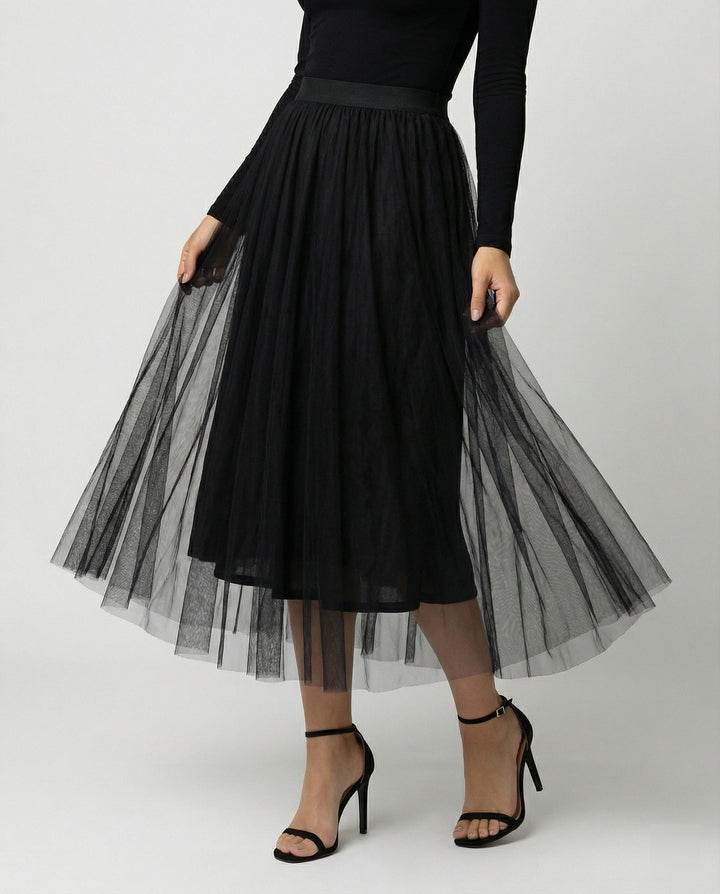 Ankle-length skirt with high waist