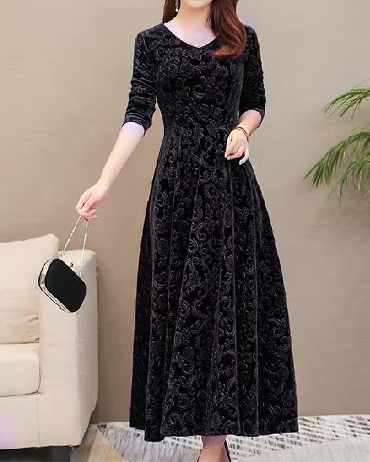 Mune | Classic Dress For Women With Three-Quarter Sleeves And Bodycon Fit