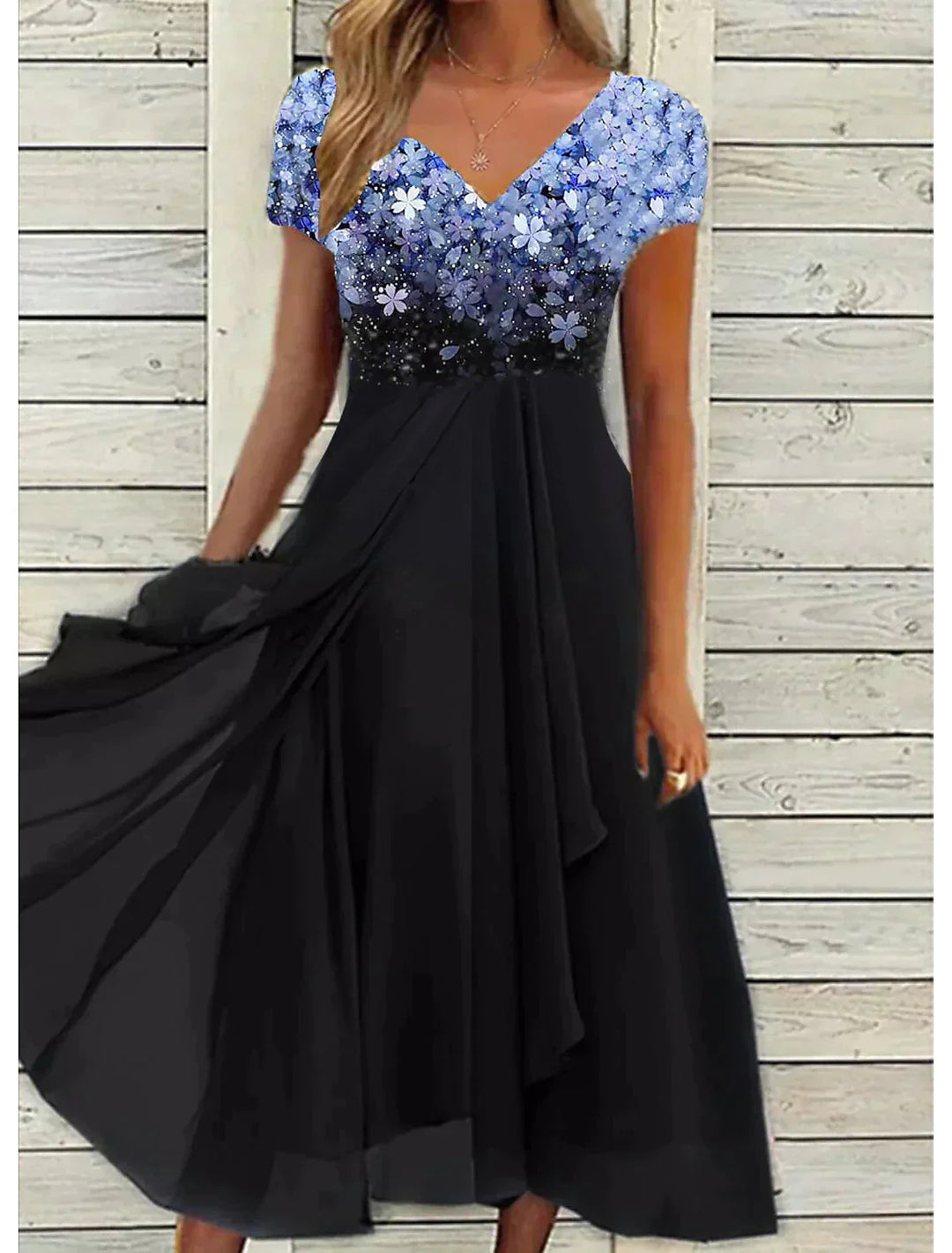 Mune | Elegant Midi Dress with Floral Lace