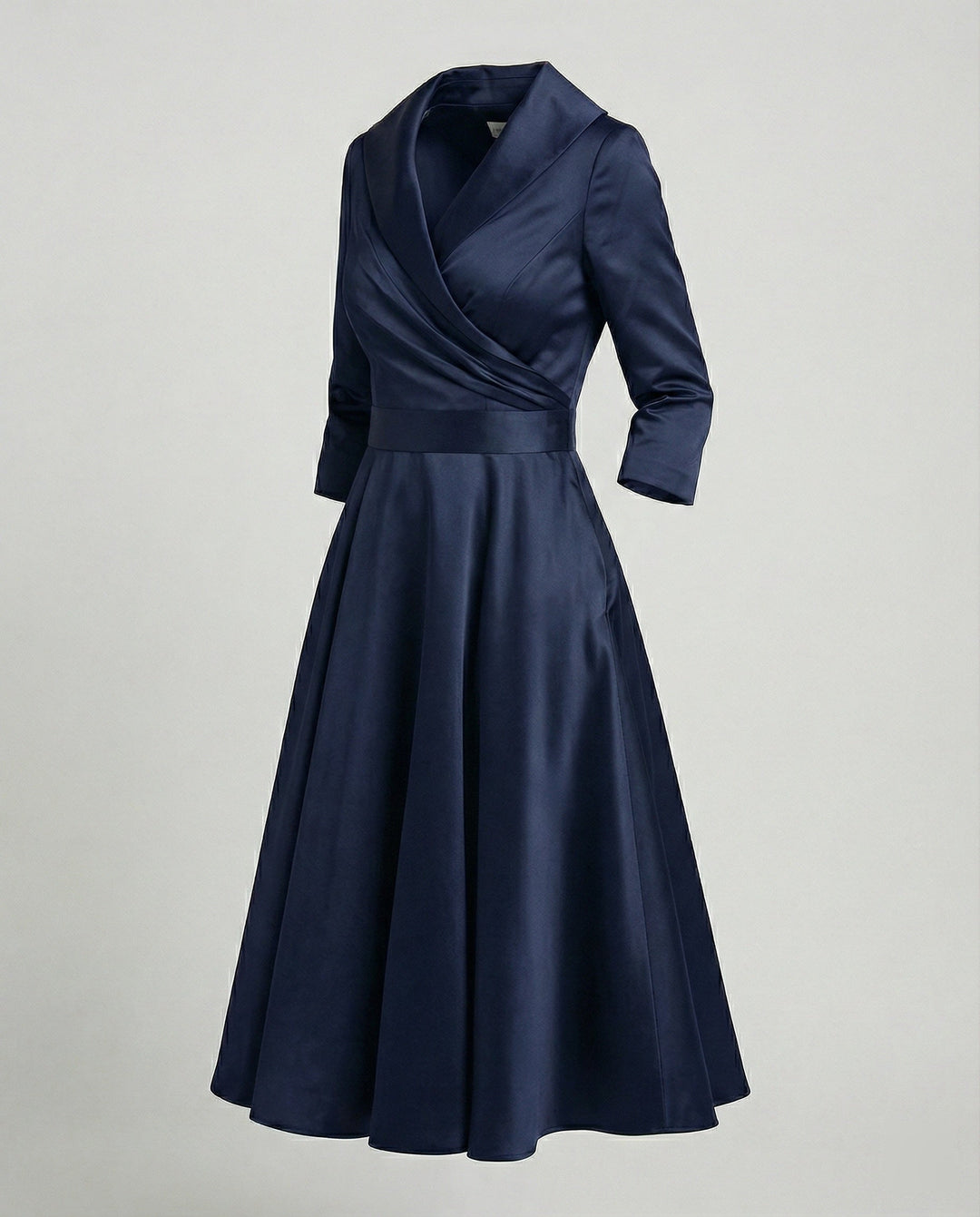Elegant wrap dress with wide collar