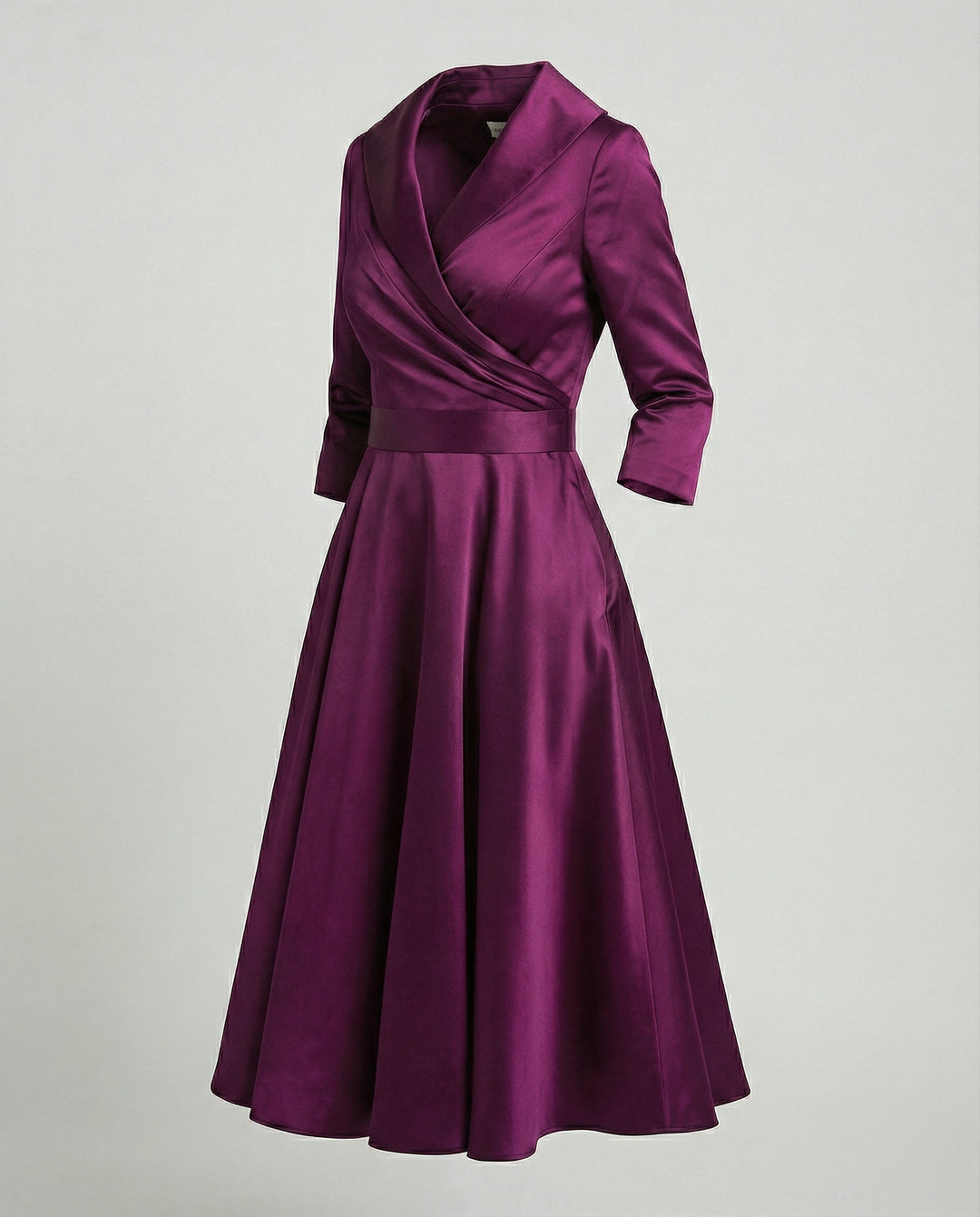 Elegant wrap dress with wide collar