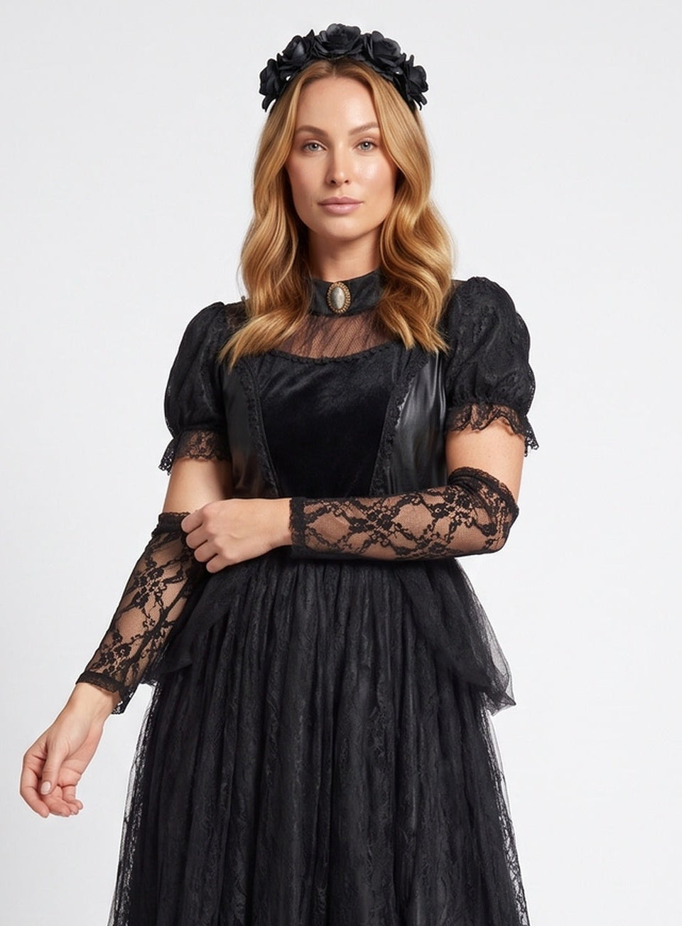 Women Elegant Gothic Dress with Lace and Tulle Accents Mune Fashion