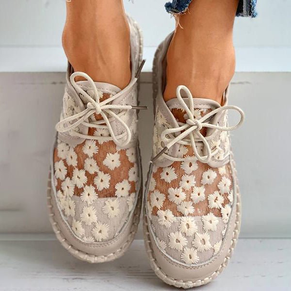 Orthopedic, stylish, and airy - shoe with floral print