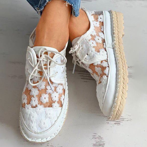 Orthopedic, stylish, and airy - shoe with floral print