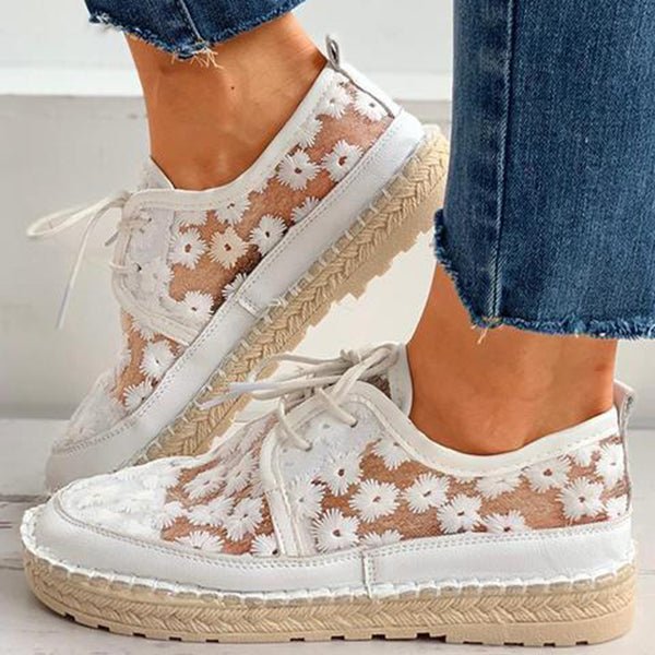 Orthopedic, stylish, and airy - shoe with floral print