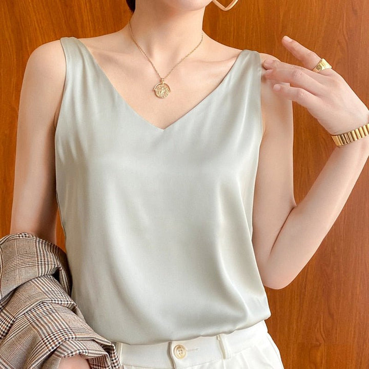 Women's tank top made of soft silk