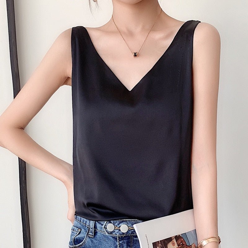 Women's tank top made of soft silk