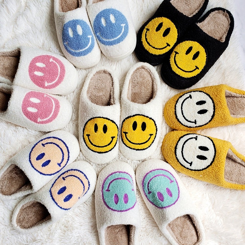 Mune | Large Smiley Pattern Fur Slippers
