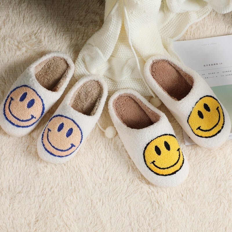 Mune | Large Smiley Pattern Fur Slippers