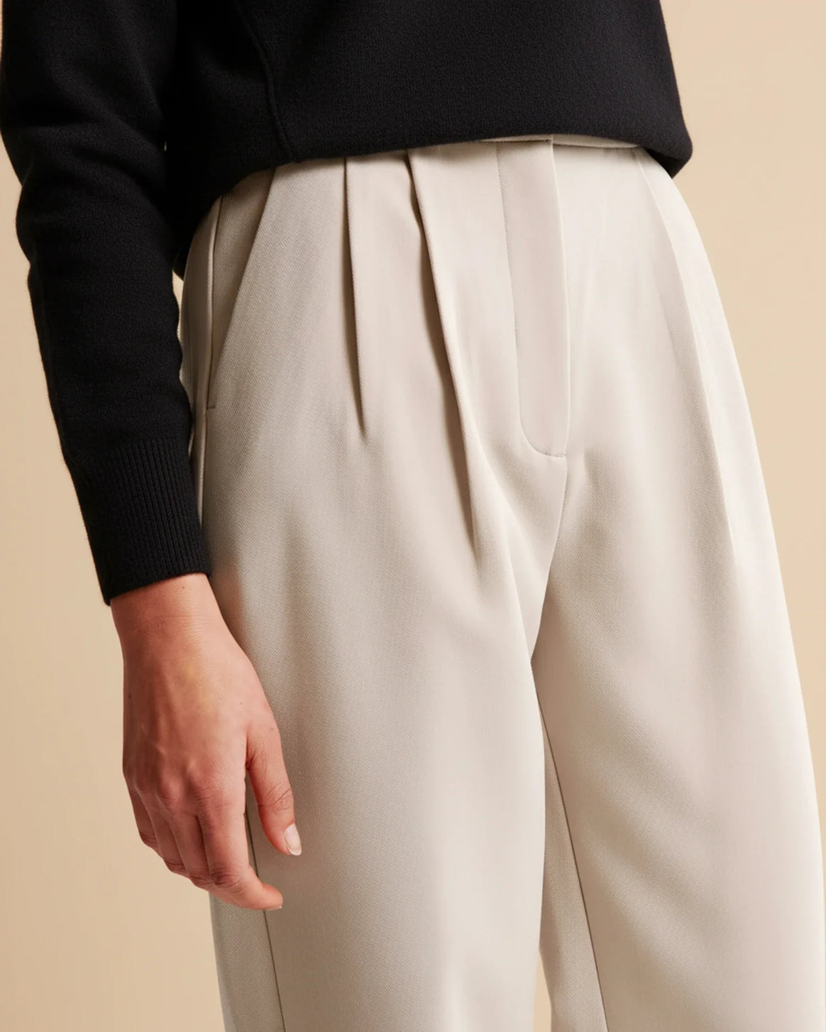 Mune | High Waist Pleated Leg Trousers with Tailored Fit