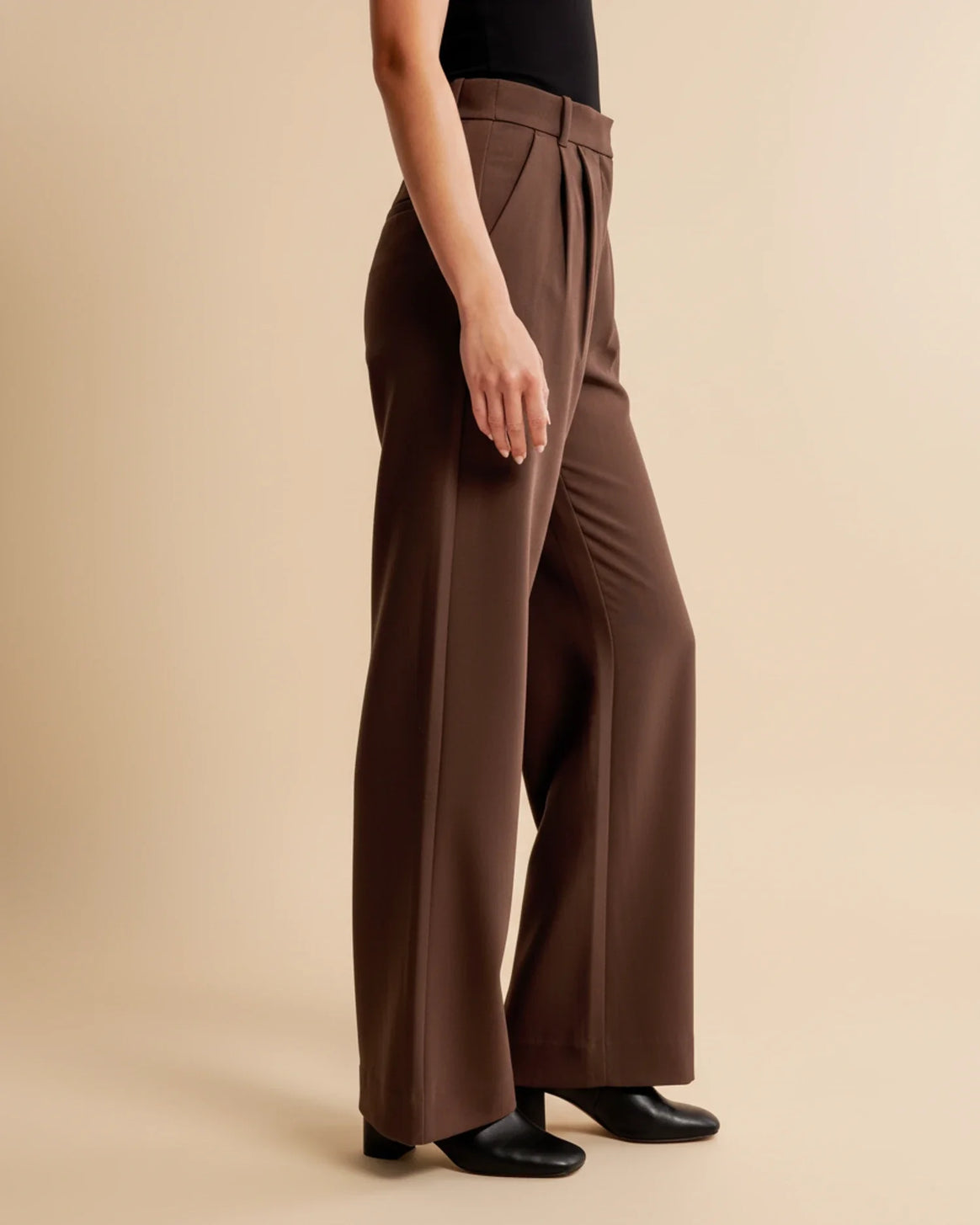 Mune | High Waist Pleated Leg Trousers with Tailored Fit