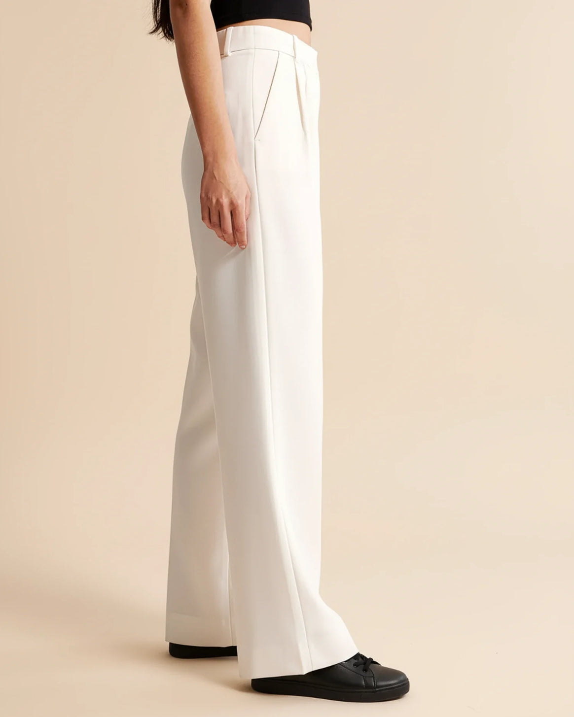 Mune | High Waist Pleated Leg Trousers with Tailored Fit