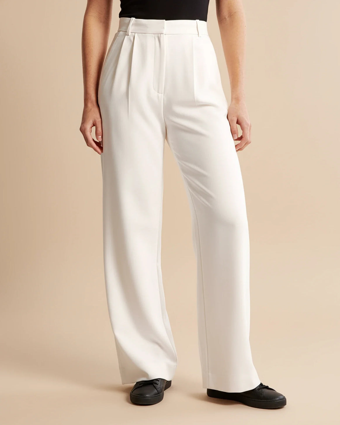 Mune | High Waist Pleated Leg Trousers with Tailored Fit