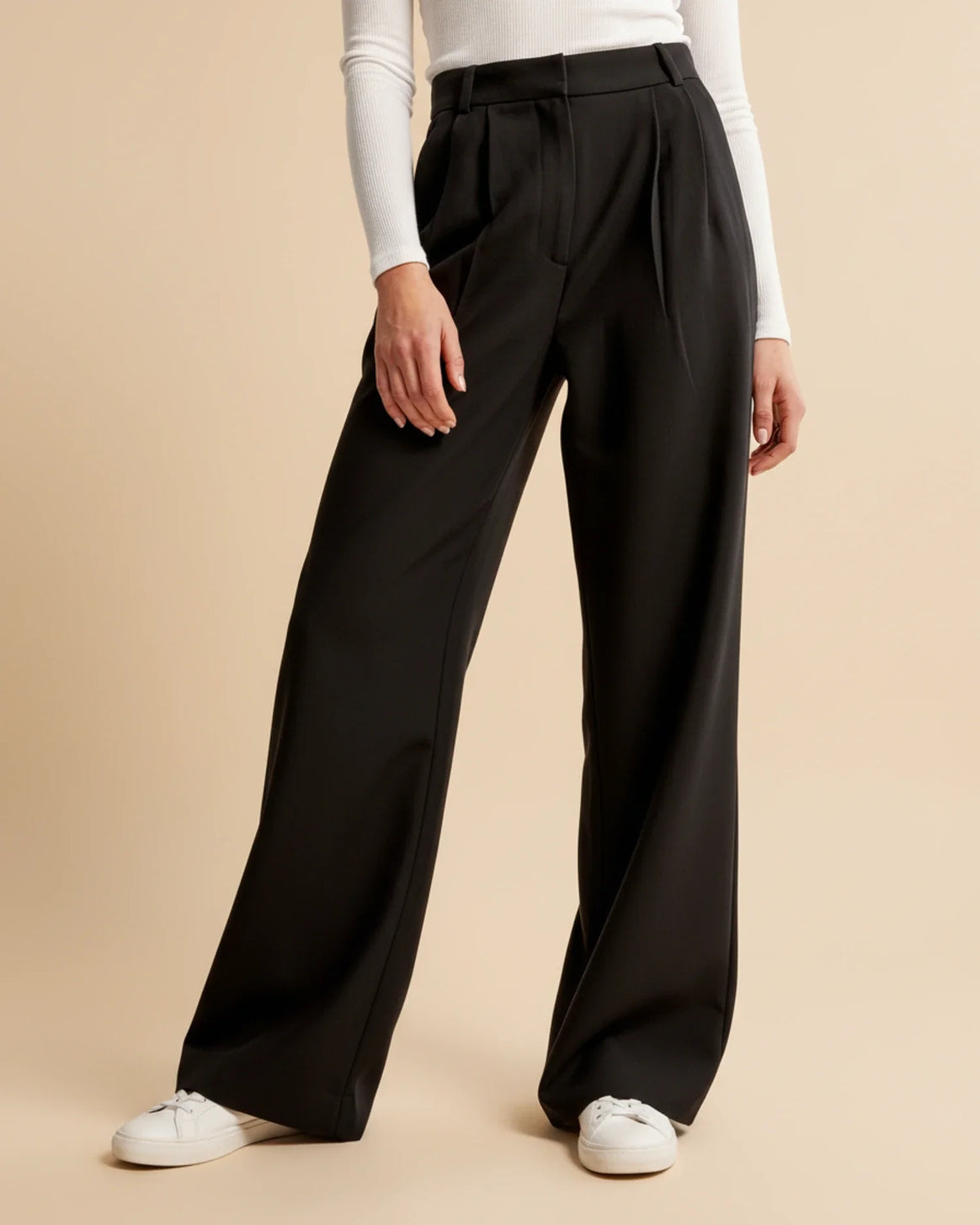 Mune | High Waist Pleated Leg Trousers with Tailored Fit