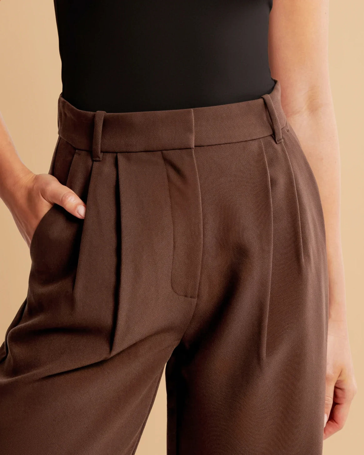 Mune | High Waist Pleated Leg Trousers with Tailored Fit